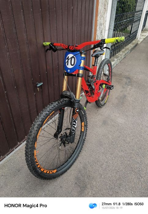 Bicicleta downhill scott