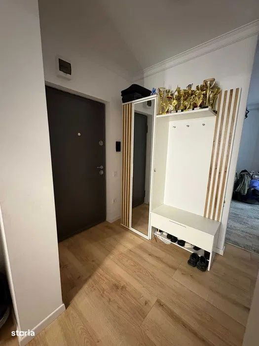 Apartament 3 camere , de 56mp plus 12mp balcon zona : Eroilor