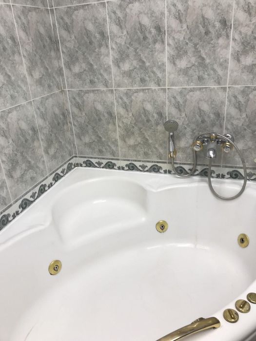 Дава се под наем Тристаен апартамент в Пловдив, Център - 100 кв.м за 700 € - Снимка #8