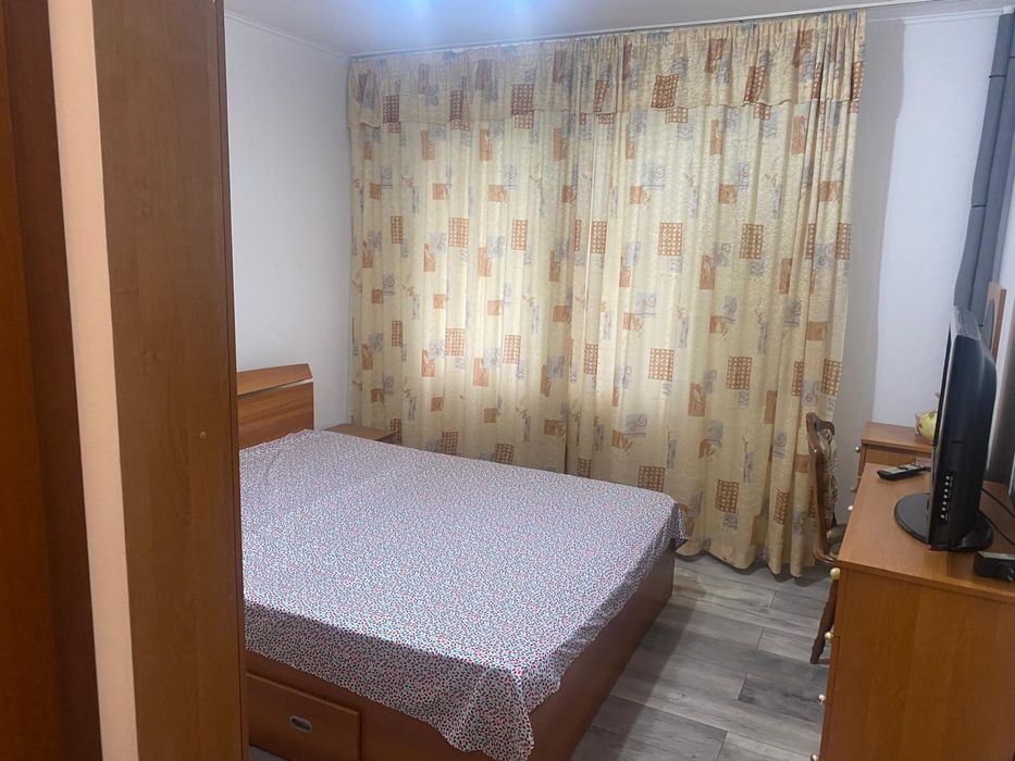 Inchiriez apartament 3 camere