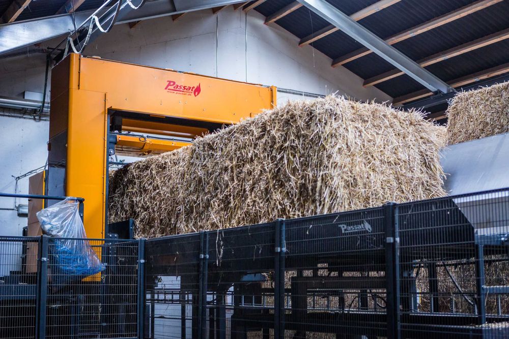 Centrala Termica pe baloti de paie pt sera, ferma pui, uscator cereale