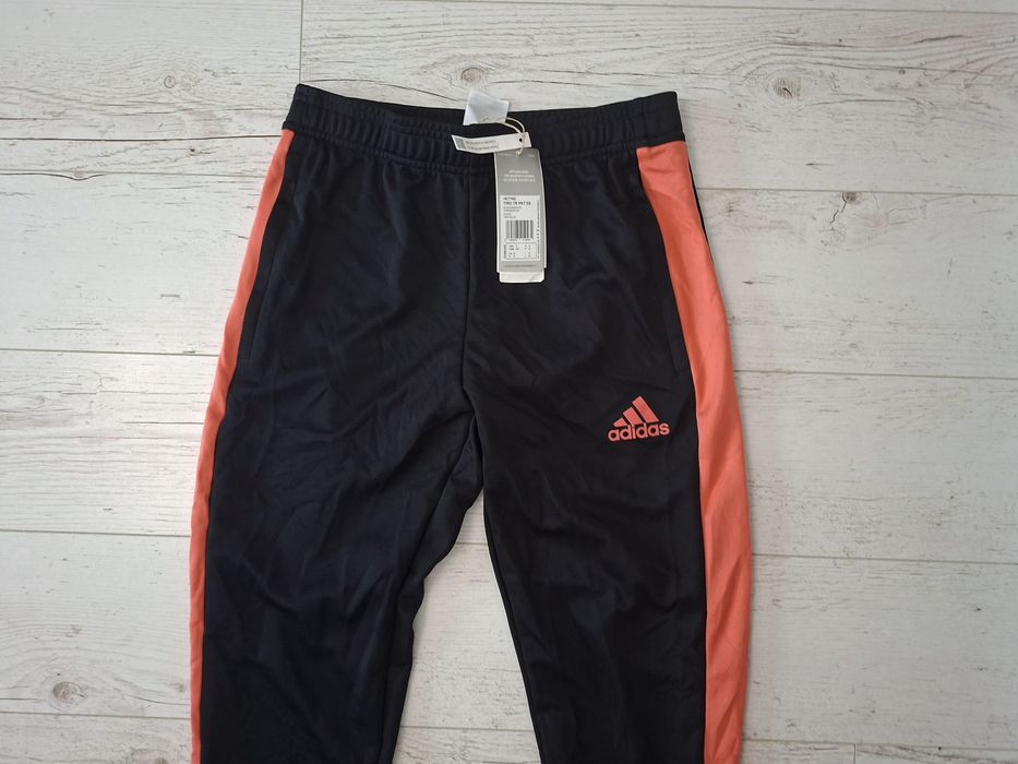 Adidas-Ориг. Долнище Ново!!!