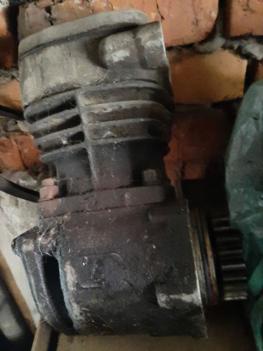 Компрессор , шестерни КПП , головка , ГУР , Камаз .