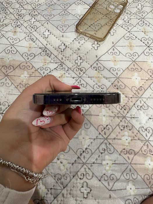 Продавам iPhone 14 Pro