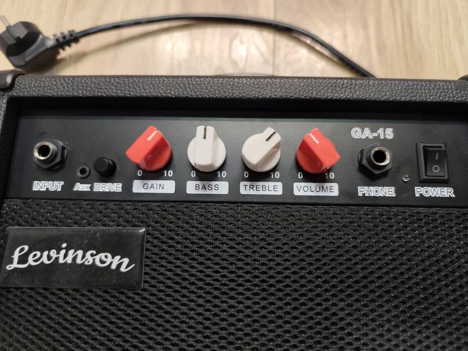 Комбоусилитель Levinson GA-15