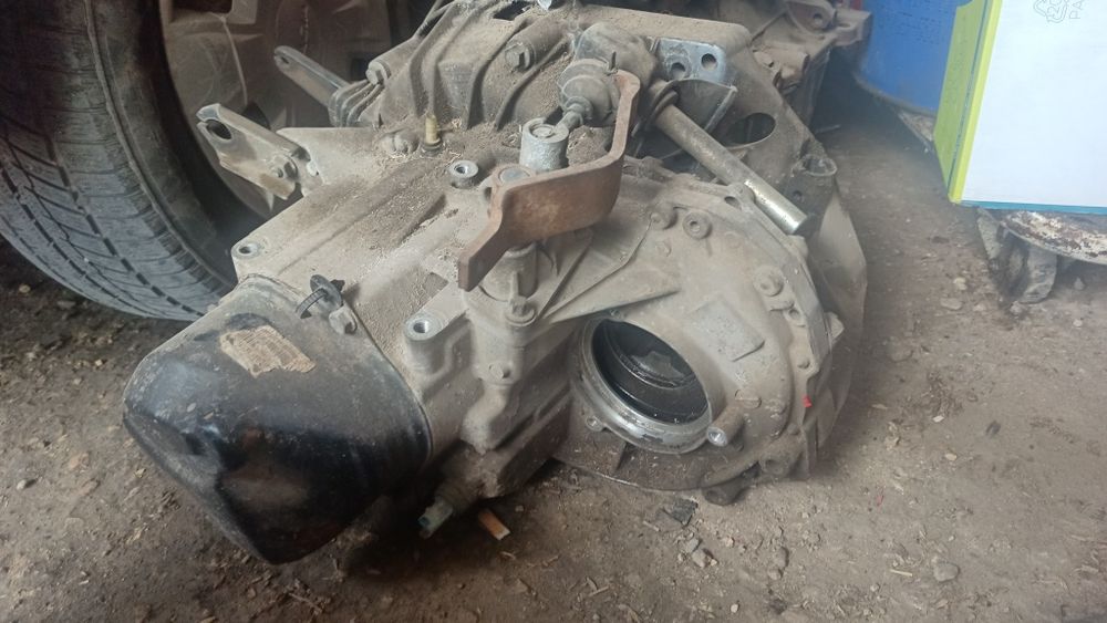 Ск. кутия Дачия Логан II,Сандеро 1.2, 16V