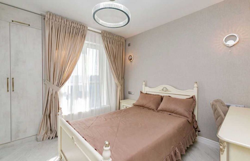 Дава се под наем Тристаен апартамент в София, Хладилника - 100 кв.м за 550 € - Снимка #2