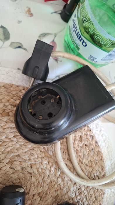 Зарядно за телефон