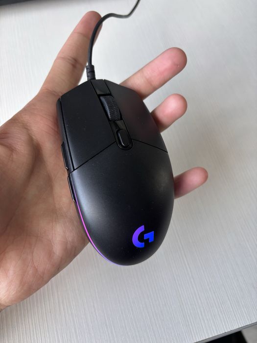 Продаю игровую мышь logitech g102 lyghtsync