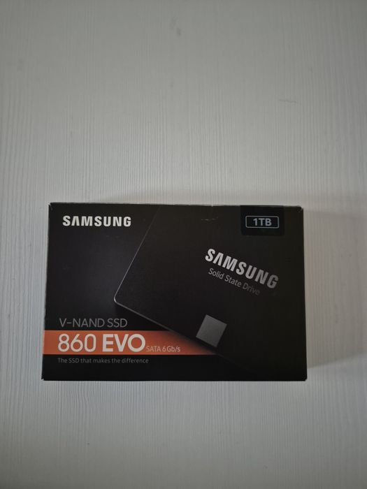 Samsung SSD 870 EVO 2.5" SATA III Internal Solid State Drive 1 TB