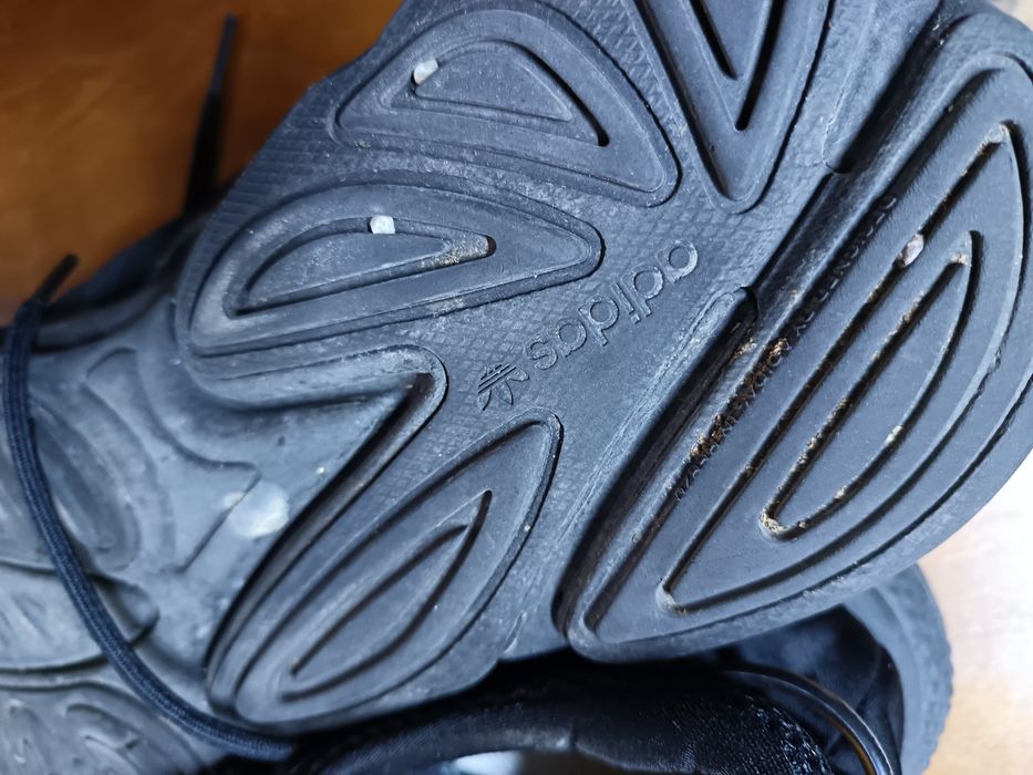 Обувки за големи крака