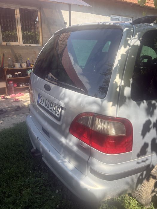 Vind Ford Galaxy.