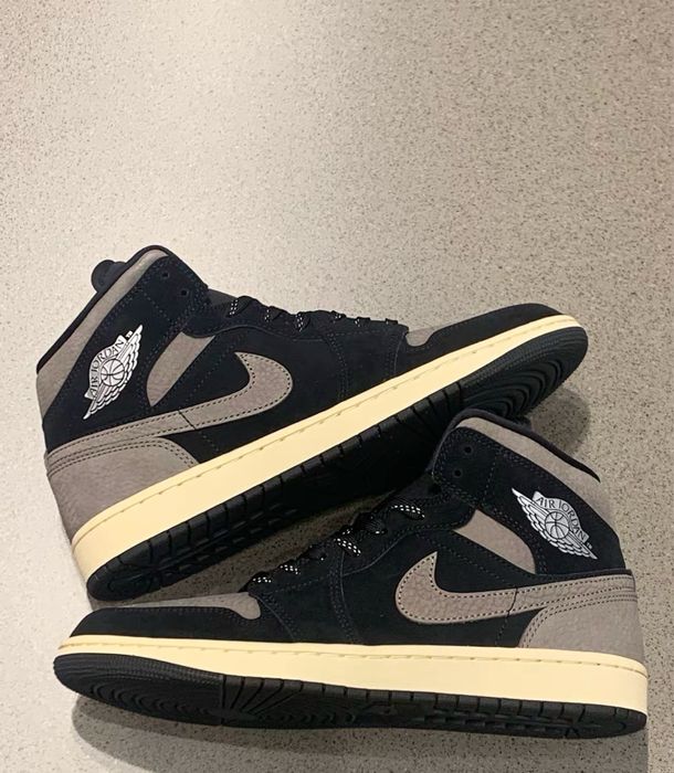 Новые кроссовки Nike