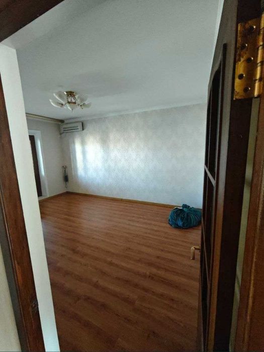 4/5/9 квартира на Юнусабад 4 квартал Ор напротив ресторана Шохсарой