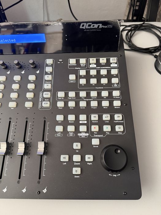 Controller DAW Icon  QCon Pro G2