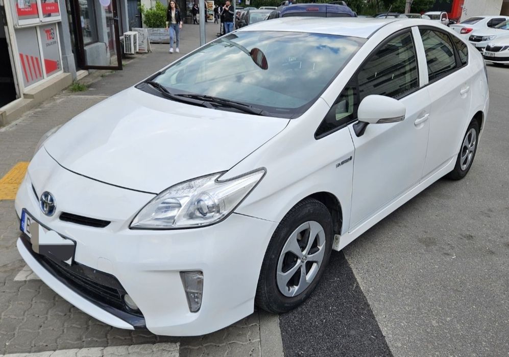 Închiriez Toyota Prius,HIBRID ,FACE-LIFT, Bolt -Uber, AUTOMAT