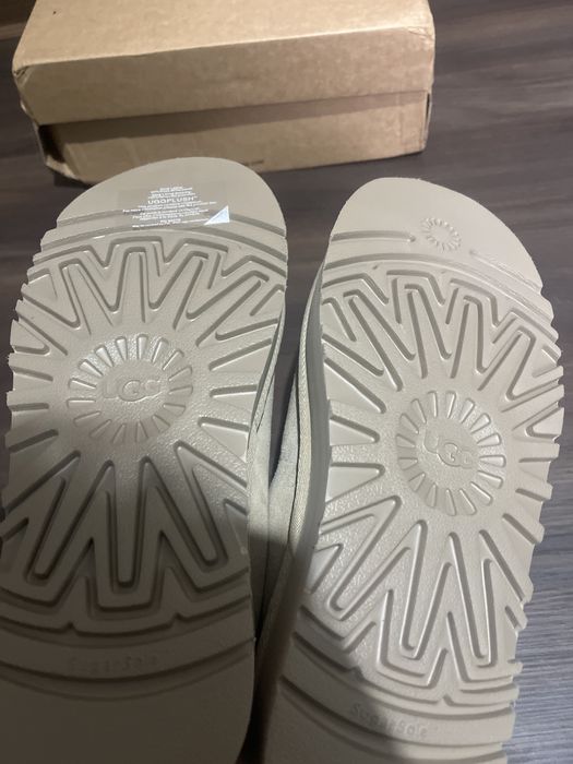 UGG Tazz noi in cutie