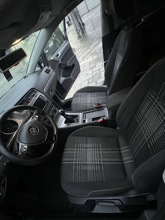 Vând golf 7 Lounge!