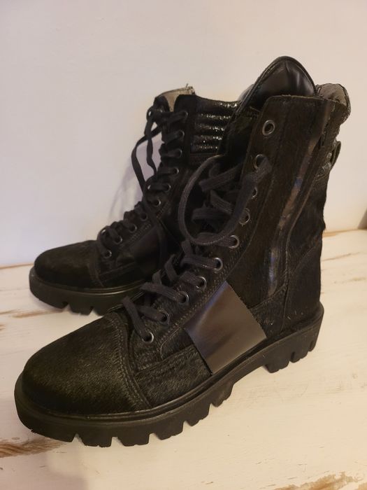 Намаление Италиански боти от кожа на пони с косъм 100лв Промо Цена!