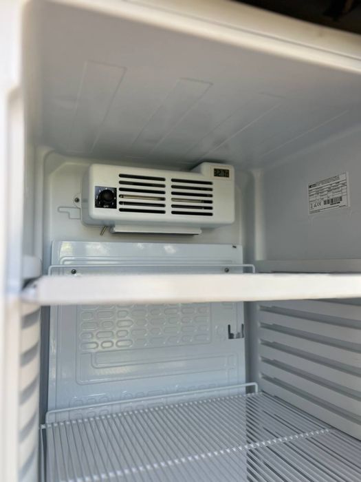 Витриный Холодильник Ugur