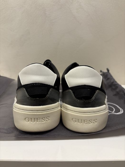 Кожени кецове Guess