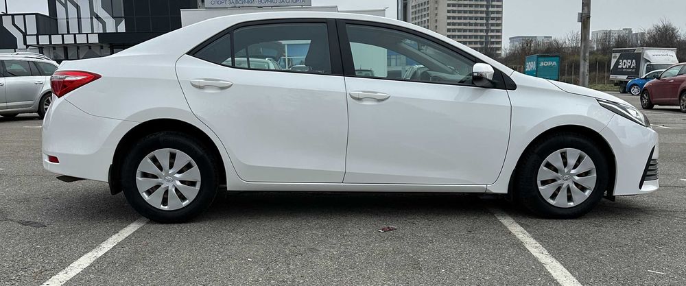 Toyota Corolla 1.6 Седан