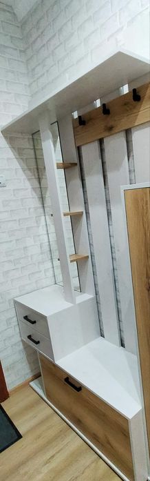 Продам прихожую срочно