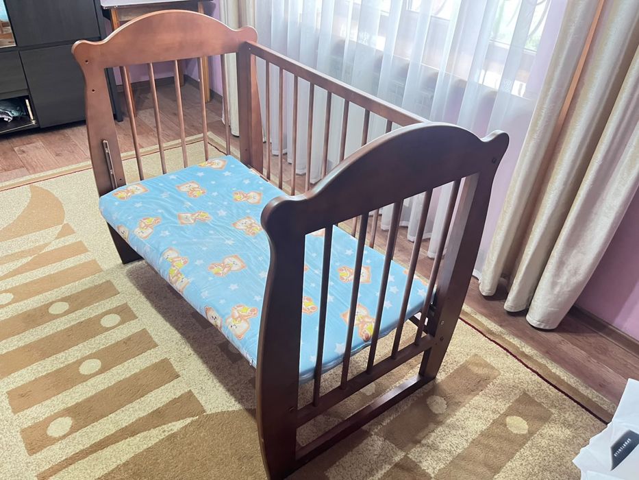Продам манежку в хорошом состояние