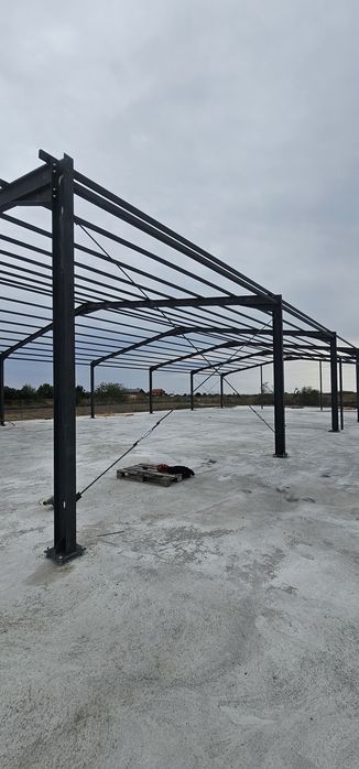 Executam hale metalice hala pe stoc 12x40x4 Cu panouri sanvis
