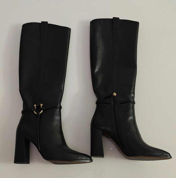 НОВИ Елегантни ботуши от естествена кожа със златисти елементи