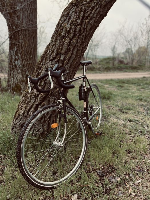 Bicicleta cursiera (semi-gravel)
