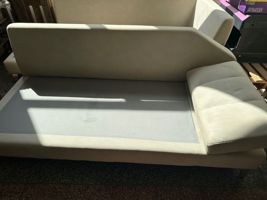 Ъглов диван с дамаска