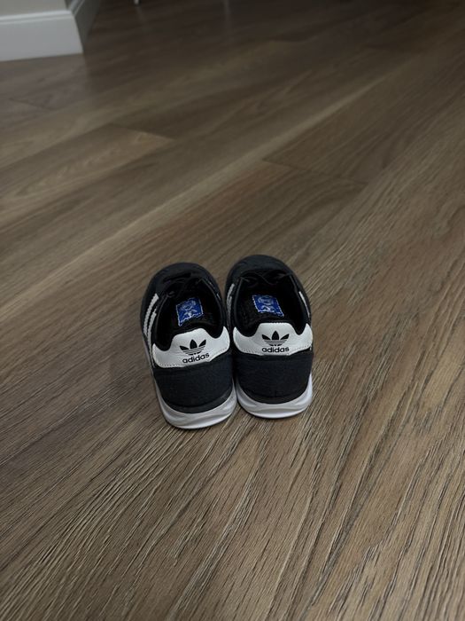 Детские кроссовки Adidas