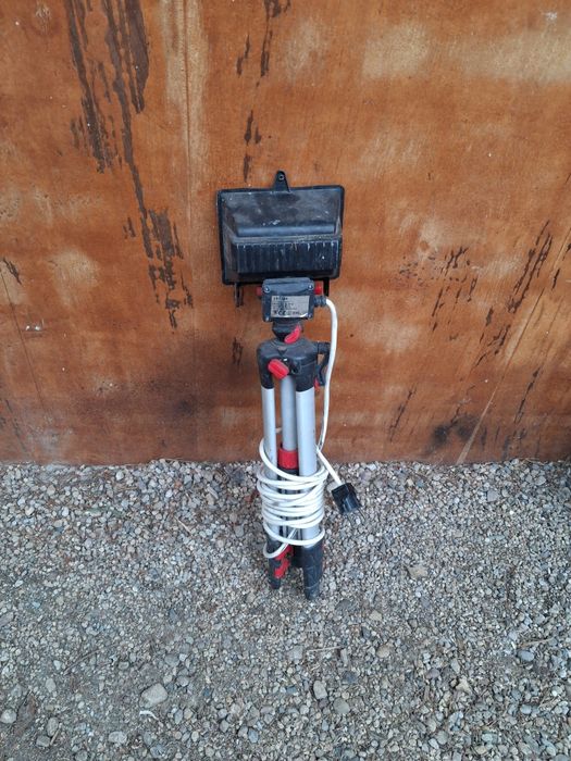 Прожектор с тринога 500w