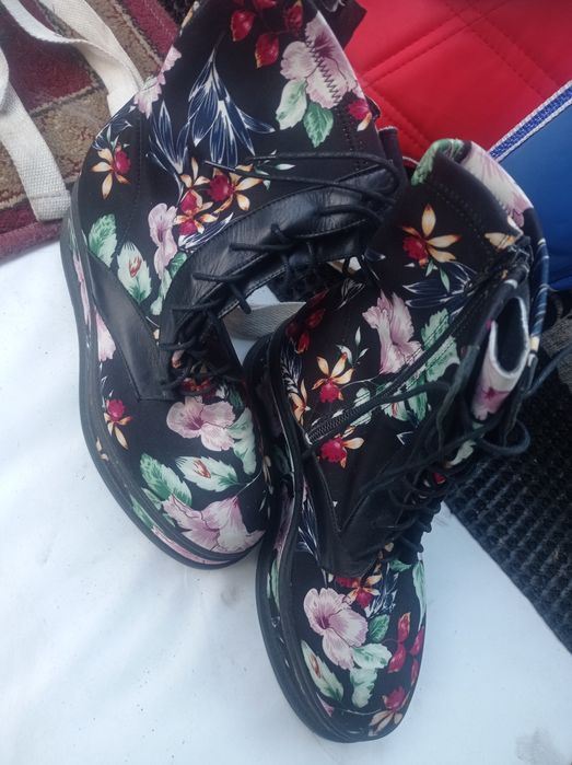 Продам сапожки на девочку