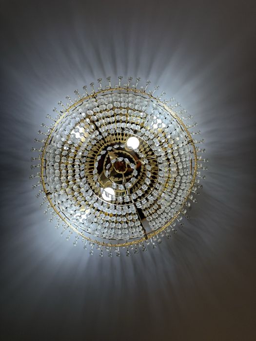 Хрустальная люстра