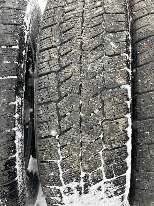 Зимние шины 215/65 R16