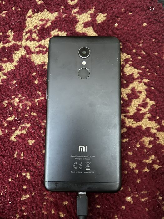 Продается срочно телефон redmi 5