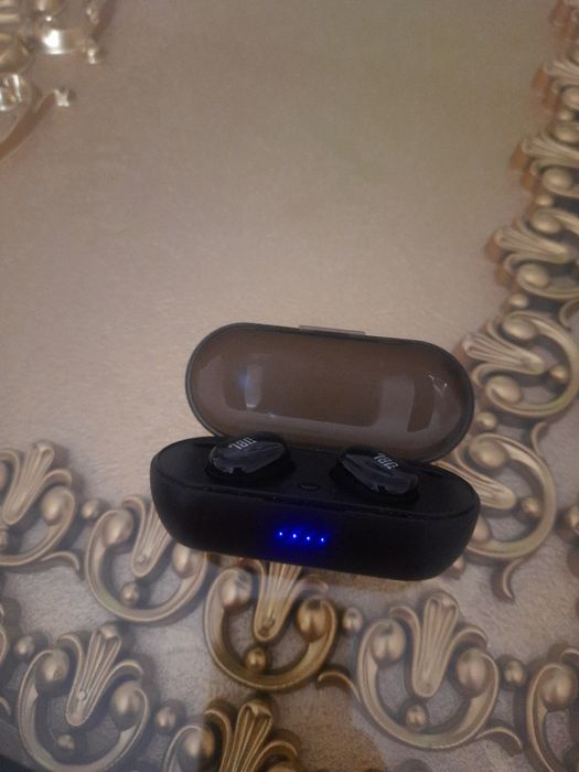 Беспроводные наушники airpods