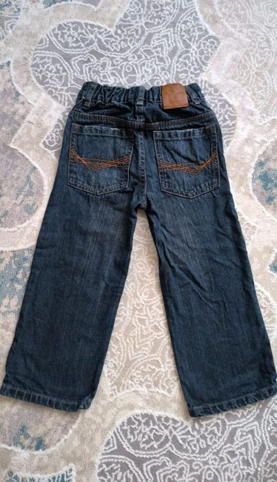 Продам детские джинсы