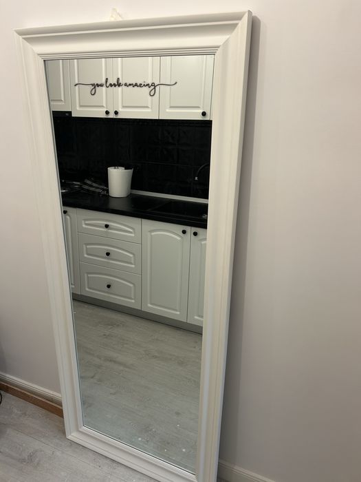 Oglinda jysk cu rama alba