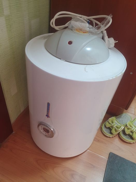 Продаю Аристон б/у 30л