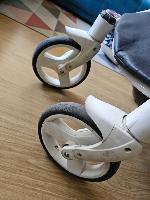 Бебешка количка BEXA Cube 2 в 1