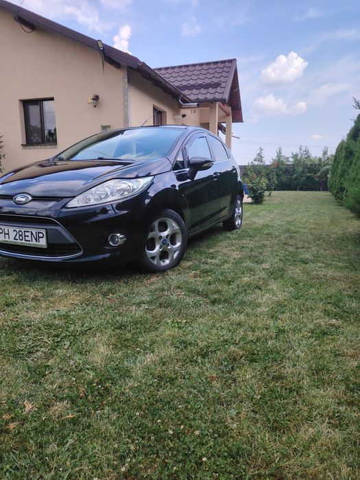 Vând Ford fiesta