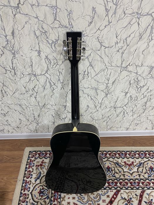 Продам гитару Veston