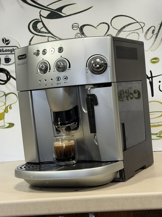 Кафемашина кафе автомат delonghi magnifica с гаранция