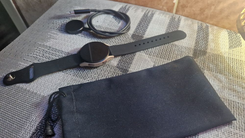 Samsung Galaxy Watch5 40mm (SM-R900).