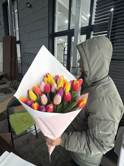 Свежие тюльпаны к 8 Марта