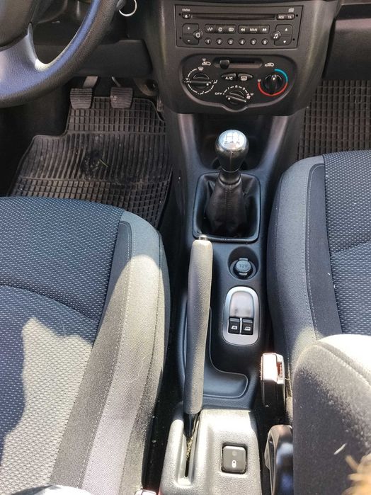 Peugeot 206+ • 2011 • 1.4 Benzină • 145.000 km