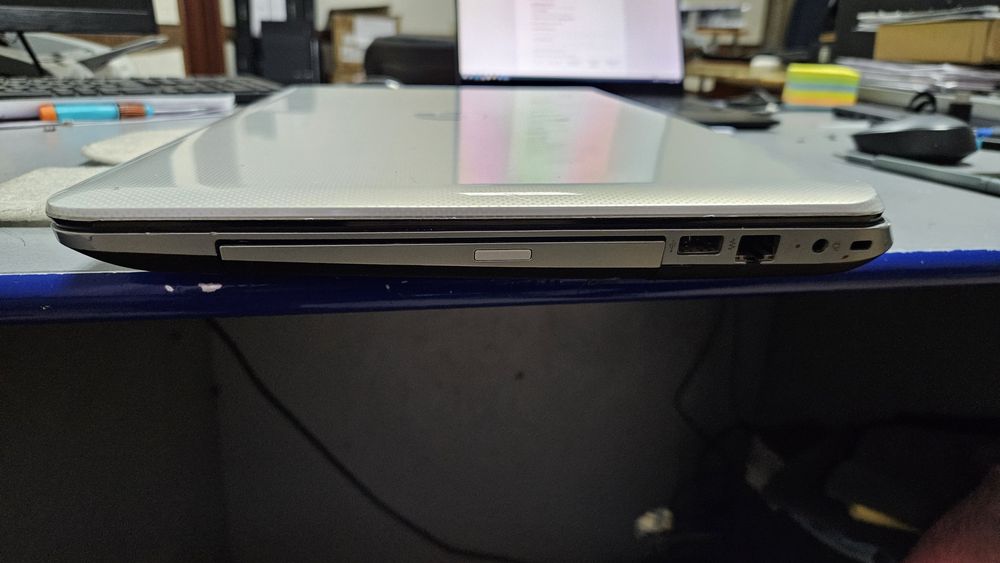 Продам корпус hp 17.3